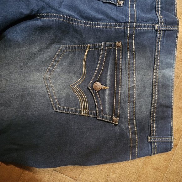 SAVVY INGENIEUSE Pull On Capri Jean - Women's - Picture 5 of 11